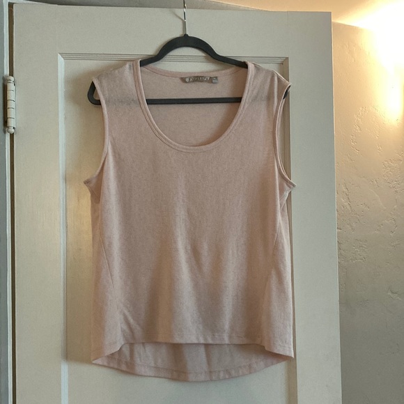 Athleta Tops - Like new light pink Athleta top, Medium